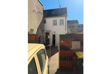 Renovierungsbedürftiges Haus - 125.000,00&nbsp;EUR Kaufpreis, ca.&nbsp; 68,00&nbsp;m&sup2; in Mülheim-Kärlich (PLZ: 56218)