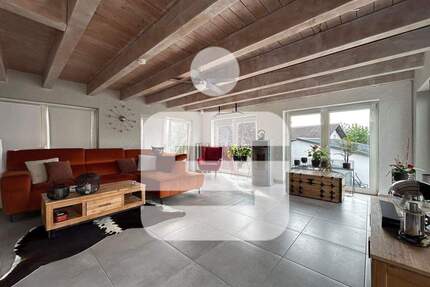 Große 4,5-Zi.-EG-Wohnung in Wachenroth...Viel Platz zum Wohlfühlen