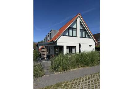 Haus zum Mieten in Laboe 1.440,00 € 115 m²