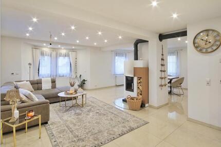 Stilvoll sanierte, vollmöblierte freistehende Stadtvilla+ Garten - Kornwestheim