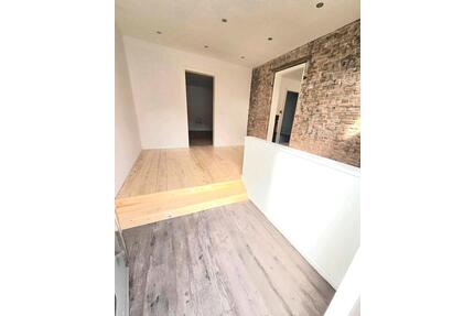 modernisierte EG-Wohnung mit Kamin & neuer Einbauküche - Lägerdorf
