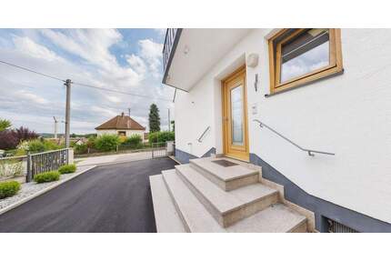 Charmantes Zweifamilienhaus mit großem Garten und viel Potenzial in Pöttmes