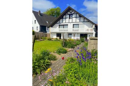 Geräumiges, gepflegtes, großzügiges Zweifamilienhaus - Bad Wünnenberg