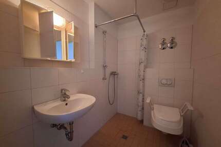 Wohnung zum Mieten in Berlin 305,79 € 32.4 m²