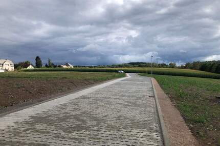 Exklusives Baugrundstück in Theuma. Viel Platz für ein modernes Eigenheim in Bestlage.