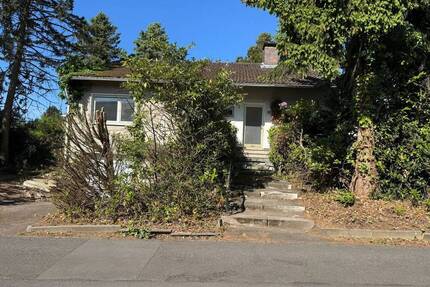 Freistehender Bungalow im Dornröschenschlaf in bevorzugter Wohnlage von Bad Honnef-Aegidienberg