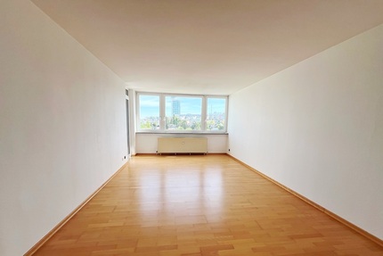Frankfurt-Sachsenhausen: Gut gepflegte 2-Zimmer-Wohnung mit Balkon! - Frankfurt am Main