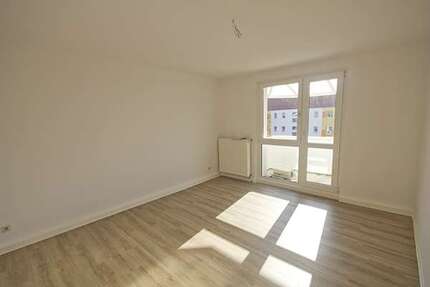 Wohnung zum Mieten in Halle (Saale) 421,00 € 58.4 m²