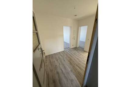 Wohnung zum Mieten in Zwickau 240,00 € 52.3 m²