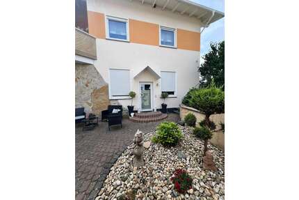 Haus zum Kaufen in Mainhausen 698.000,00 € 260 m²