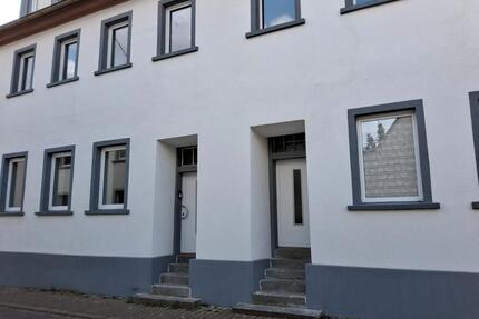ERSTBEZUG NACH KERNSANIERUNG - Ideal für SchülerStudentenWG - Alsheim