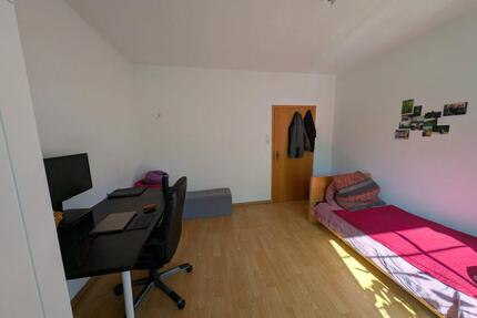 Zentrales WG-Zimmer, zwei Bäder, mit kleinem Garten - Bayreuth Altstadt