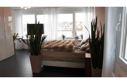 En suite Zimmer in neuer 5er WG 200m² Penthouse GEHOBEN sep. Bad4 - Esslingen am Neckar Brühl