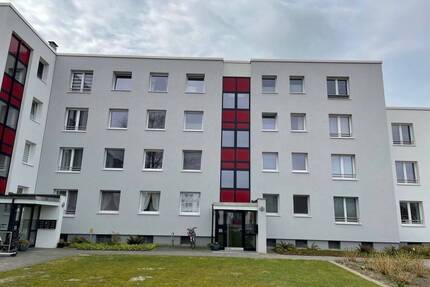 Kleine 2 Zimmer-Wohnung mit Loggia in Elmshorn sucht Nachmieter!