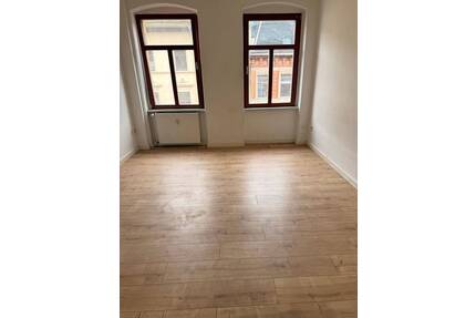 2-Raumwohnung zum Selbstrenovieren ( 2 Monate Mietfrei!!!) - Altenburg