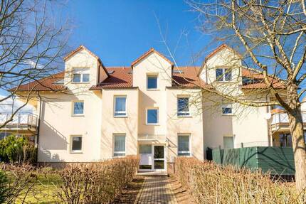 +++ Sehr gepflegte 3-Zimmer-Wohnung mit großem Balkon und 2 Tiefgaragenstellplätzen in Wilsdruff +++