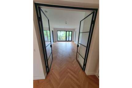 Wohnung zum Mieten in Düsseldorf 3.648,20 € 125.08 m²