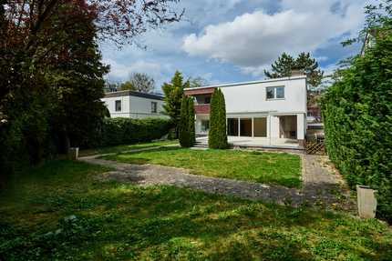 Haus zum Kaufen in Frankfurt am Main 1.300.000,00 € 248 m²