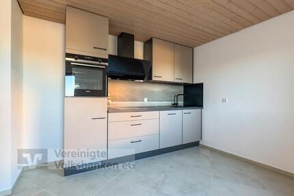 Renovierte zentrale 3 Zimmer Wohnung mit Stellplatz in Böblingen zu vermieten!