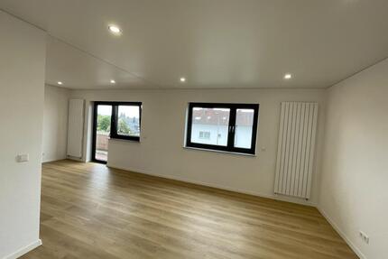 Kernsanierte, helle schöne 3 Zimmerwohnung in der Adlerstr. - Pirmasens Niedersimten