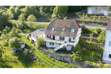 Renovierungsbedürftiges Einfamilienhaus mit Einliegerwohnung und traumhafter Aussicht - ideal als Haupt- oder Feriensitz in Irndorf