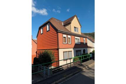 3 Familienhaus, Garagen und Nebengebäude, renovierungsbedürftig - Goslar Jürgenohl
