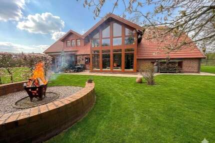 Haus zum Kaufen in Friedeburg 520.000,00 € 360 m²