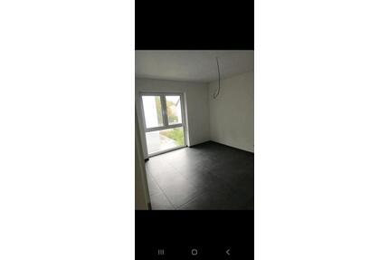 2 Zimmer Wohnung Neubezug für nur 2 PERSONEN!!!!! - Frankfurt am Main Bonames