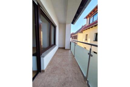 Großes Wohnhaus mit Balkon in der Altstadt von Freinsheim