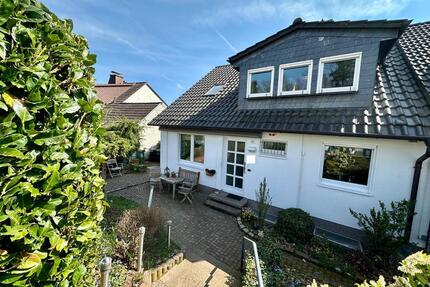 Schöne, einzugsfertige Doppelhaushälfte mit Garten in Dietzenbach