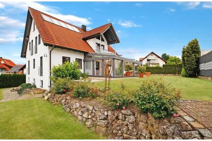 Villa zur Miete 7 Zimmer 294qm2 Wohnfl. - Pörnbach