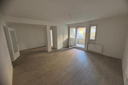Kernsanierte 2-Zimmer-Wohnung mit Balkon im Zentrum von Bad Hersf - Bad Hersfeld