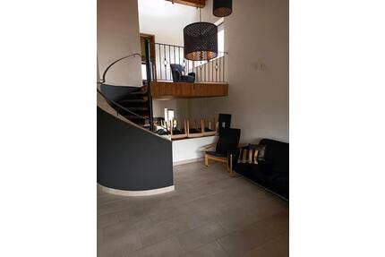 Mietwohnung Drei Zimmer - 900,00&nbsp;EUR Kaltmiete, ca.&nbsp; 80,00&nbsp;m&sup2; in Reinheim (PLZ: 64354)