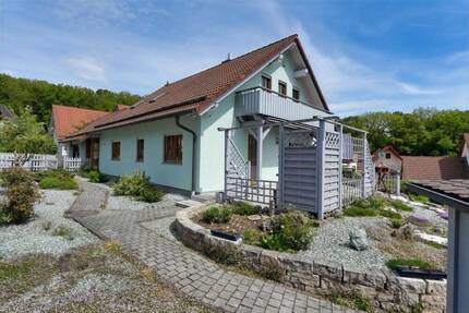 Sofort verfügbar! Großzügiges Familienhaus mit Garten, Balkon & Garage - Treuchtlingen
