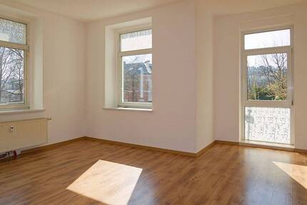 Frisch renovierte 4-Zimmerwohnung mit Terrasse - Greiz