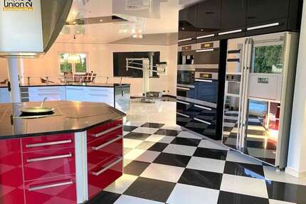 Haus zum Kaufen in Schwabach 990.000,00 € 241 m²