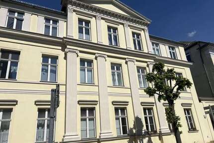 Wohnung zum Kaufen in Neustrelitz 153.000,00 € 70.71 m²