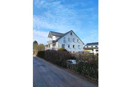 TOP Dachgeschosswohnung - 1.160,00&nbsp;EUR Kaltmiete, ca.&nbsp; 106,00&nbsp;m&sup2; in Heroldsbach (PLZ: 91336)