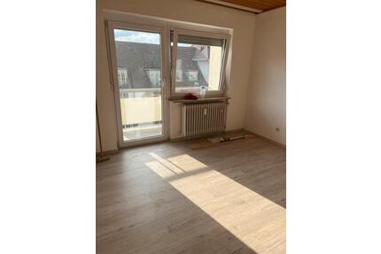 Sonnige große 2 Zimmer Wohnung Pforzheim Nordstadt 75177