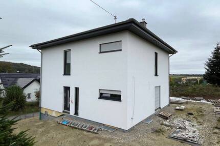 Einfamilienhaus mit integrierter Doppelgarage -sofort bezugsfertig- - Geichlingen