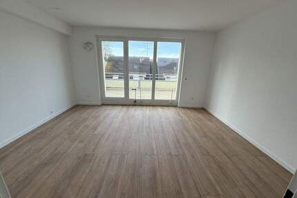 3-Zimmer-Wohnung (92 m²) im energetisch sanierten Haus mit Balkon & Aufzug - Wuppertal Langerfeld