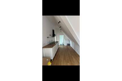 renovierte 2-Zi.-DG-Wohnung in Volkach