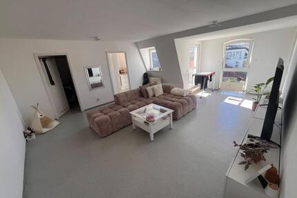 Helle 2-Zimmer-Wohnung mit Dachterrasse, Einbauküche - Neustadt an der Weinstraße