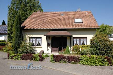 Charmantes, freistehendes 1-2 Familienhaus mit sonnigem Garten!!! - Püttlingen