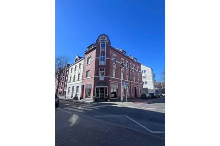 WGH mit 357m²Mietfläche in zentraler Lage von Benrath, JKM € 60.000, 3 Wohnungen, 1 Gewerbe - Düsseldorf