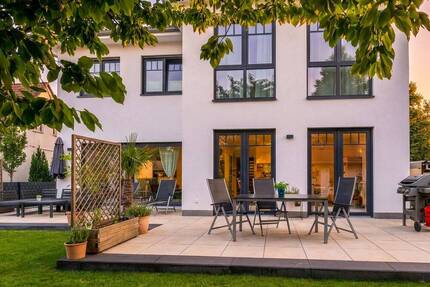 Modernes Einfamilienhaus mit Wärmepumpe, Kamin & großzügigem Grundstück - Falkensee