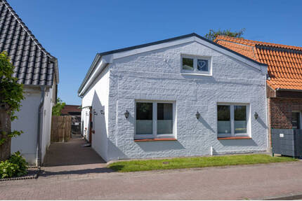 Teilmodernisiertes Einfamilienhaus in Norddeich zu vermieten