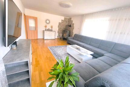 Große Familienwohnung: Bestlage + Renoviert + Garage + Garten - Schliengen