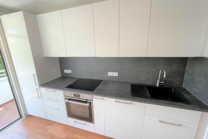 Neuwertig, zentrale Lage, sonniger Süd-Balkon mit EBK - München Pasing-Obermenzing