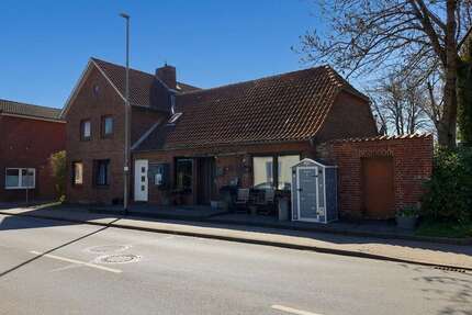 Haus zum Kaufen in Sankt Michaelisdonn 109.000,00 € 230 m²